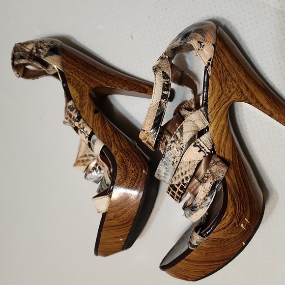 ladies heels - Picture 3 of 7